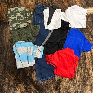 Small lot of boys size 6/7.